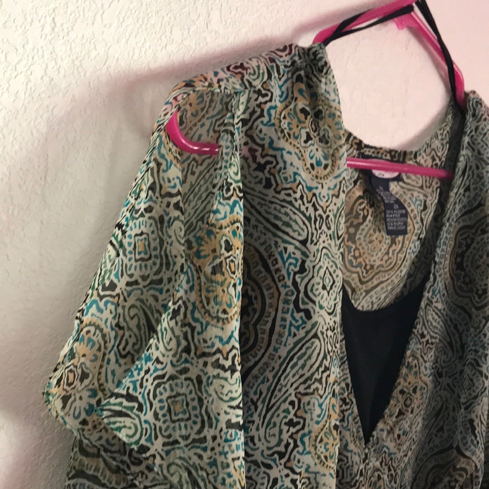 Zoe Beth Ruffle Top- flutter sleeve - Picture 2 of 4
